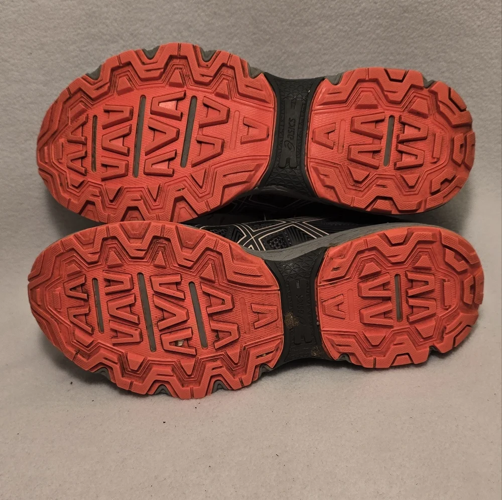 Asics Gel-venture 8 Running Shoes. 7.5